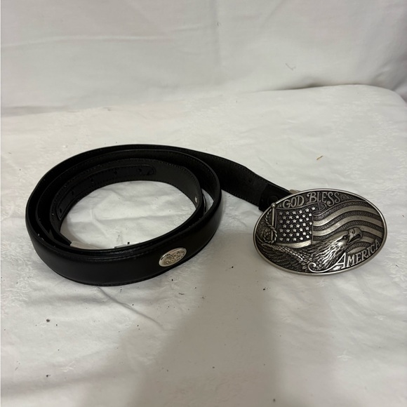 Nocona God Bless America antique silver-toned oval leather belt/buckle size 46. - Picture 2 of 8